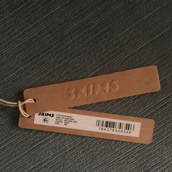 SKIMS Women's Black Push-up Demi Bra NWT Size 36B - Picture 5 of 5